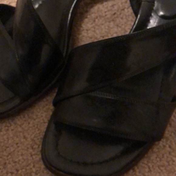 Marc Jacob patent black shoes with beautiful heels - Picture 4 of 7